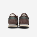 New Balance M770