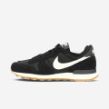 Nike Internationalist