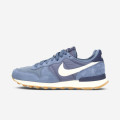 Nike Internationalist