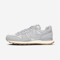Nike Internationalist